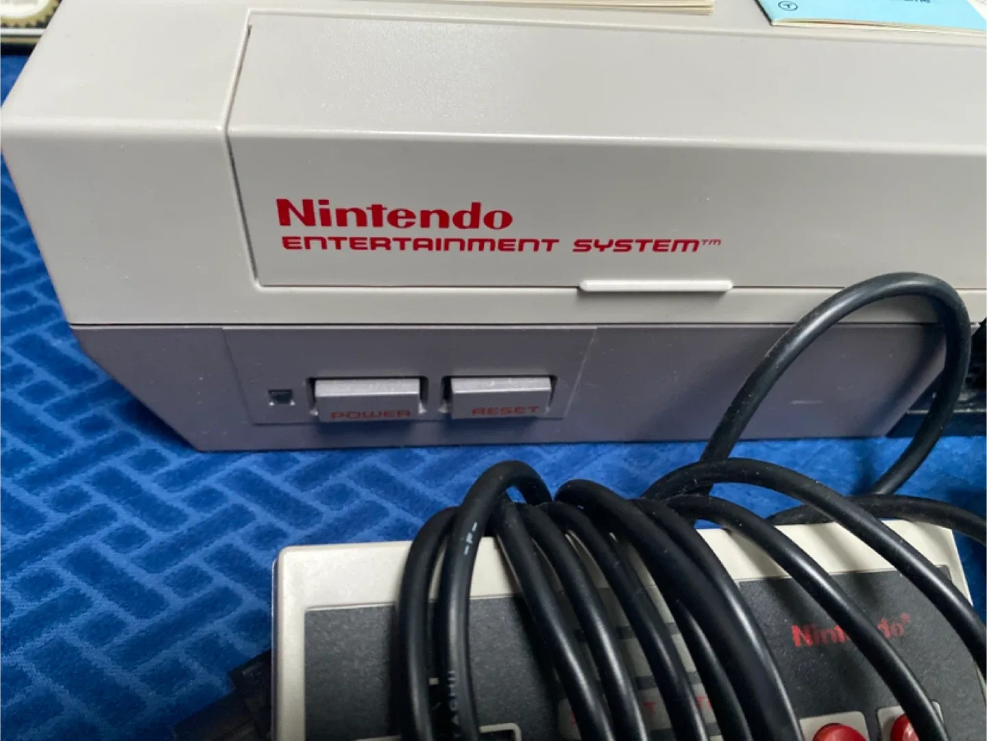 Nintendo Entertainment System (NES) Bundle image indicator(8)