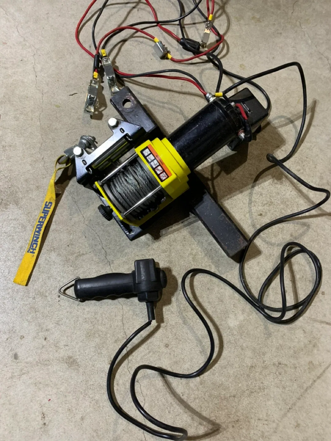 Superwinch 12 VDC 3000 lb Winch image indicator(4)