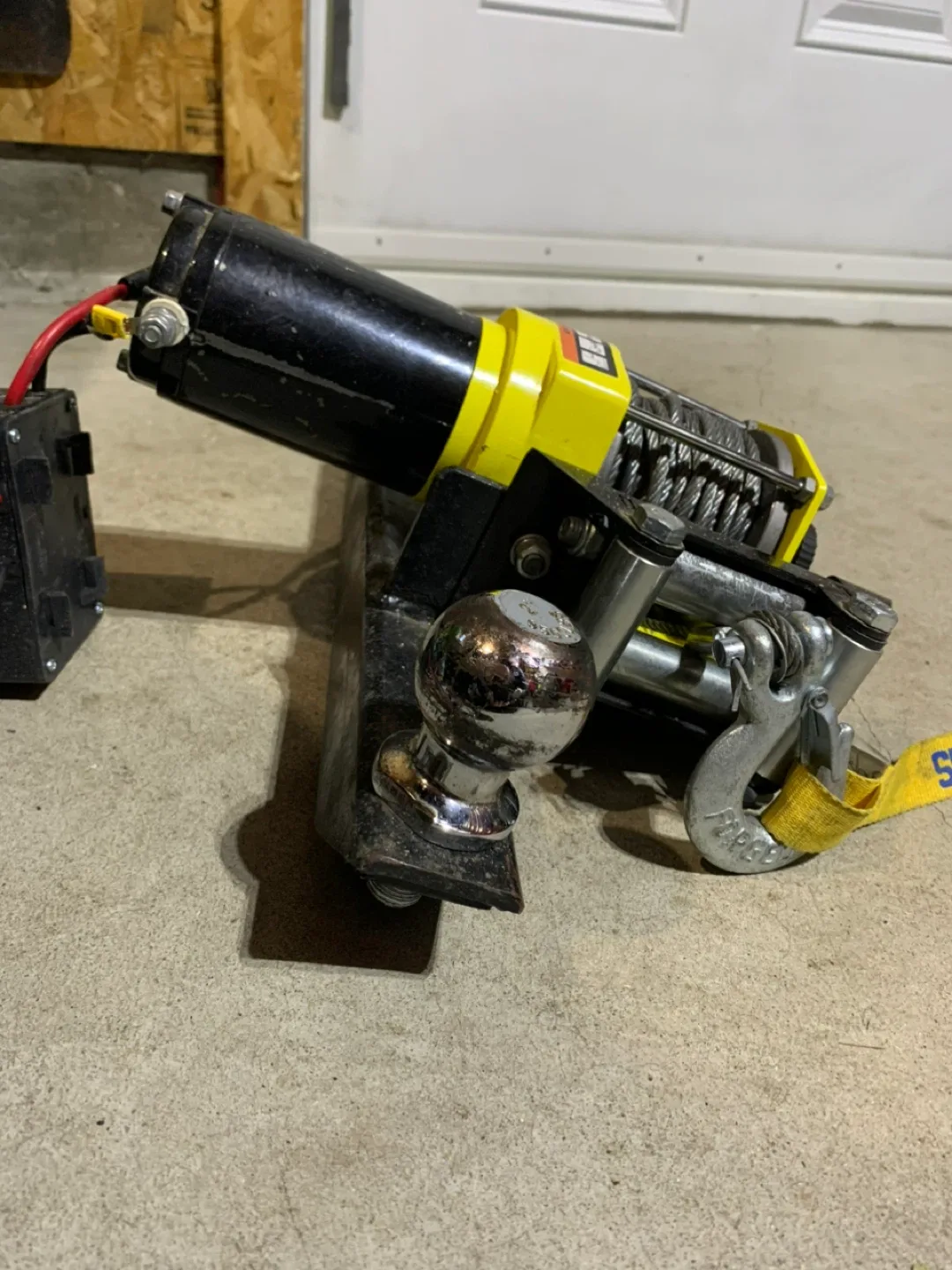 Superwinch 12 VDC 3000 lb Winch