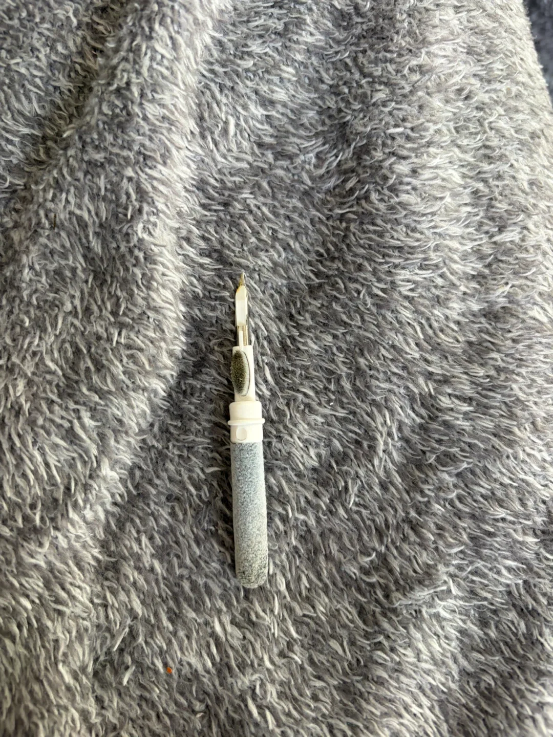 Used Apple AirPods 2nd Generation