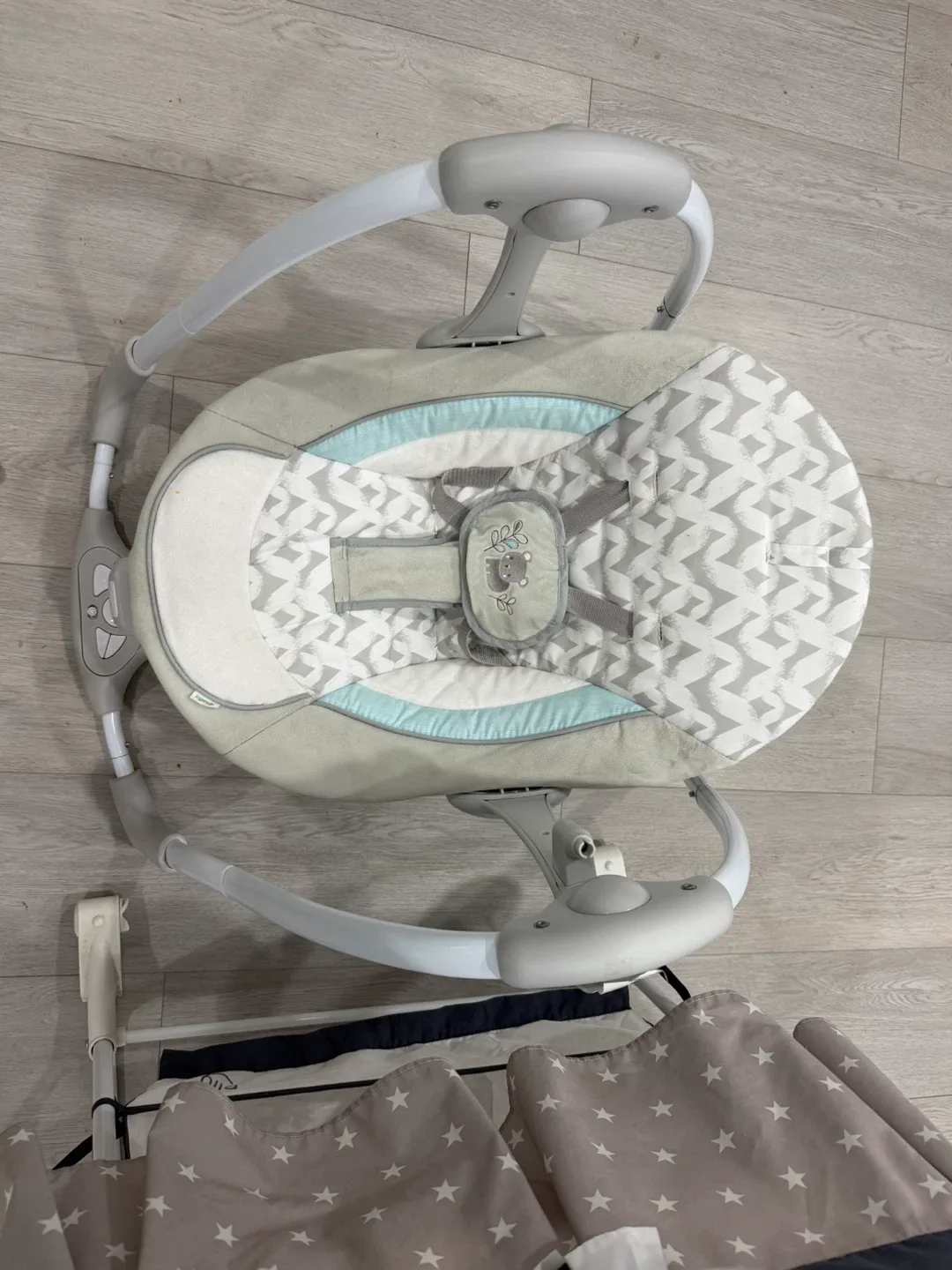 Ingenuity ConvertMe Swing-2-Seat Grey/White image indicator(2)