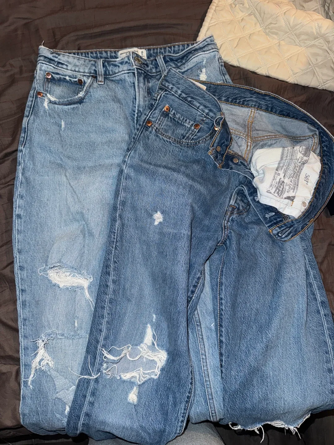 Levi's 501 & Abercrombie 15$ALL image indicator(3)