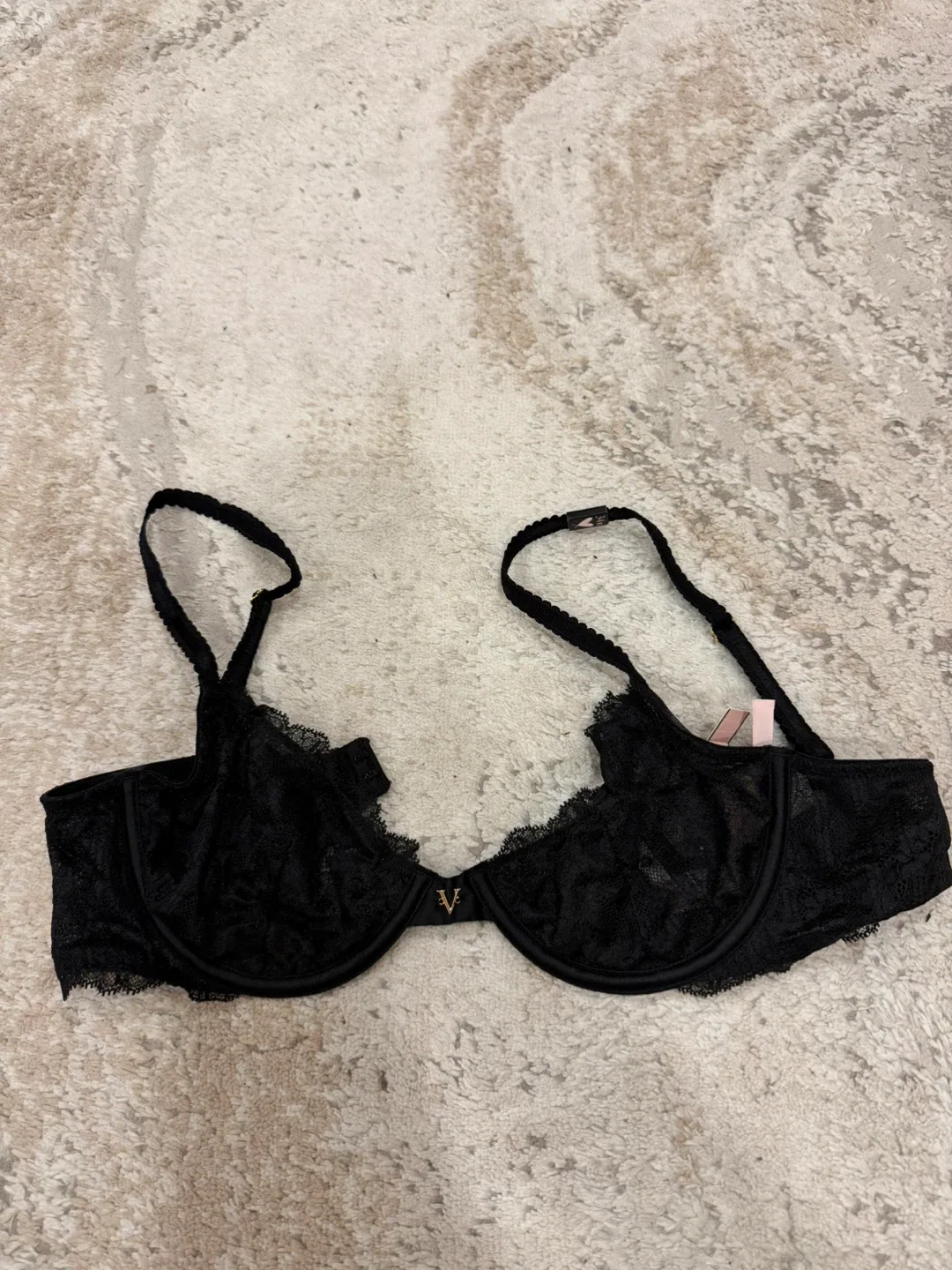 Victoria's Secret Black Lace Bra 34 B image indicator(3)