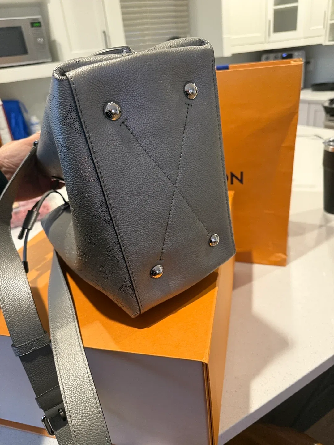 Louis Vuitton Muria Bucket Bag 2025 image indicator(6)