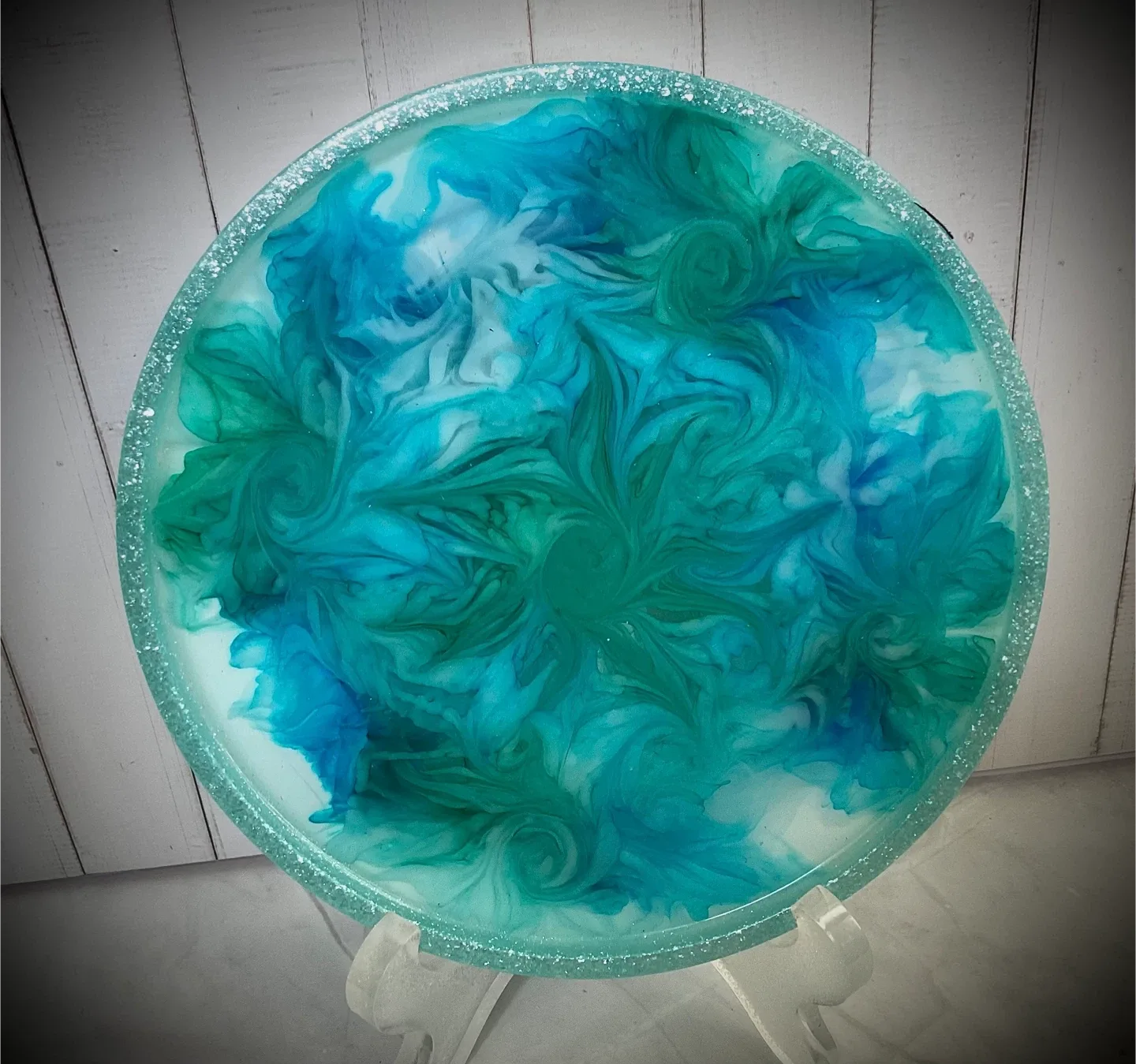 Handmade Resin Art Tray - Blue & White image indicator(2)