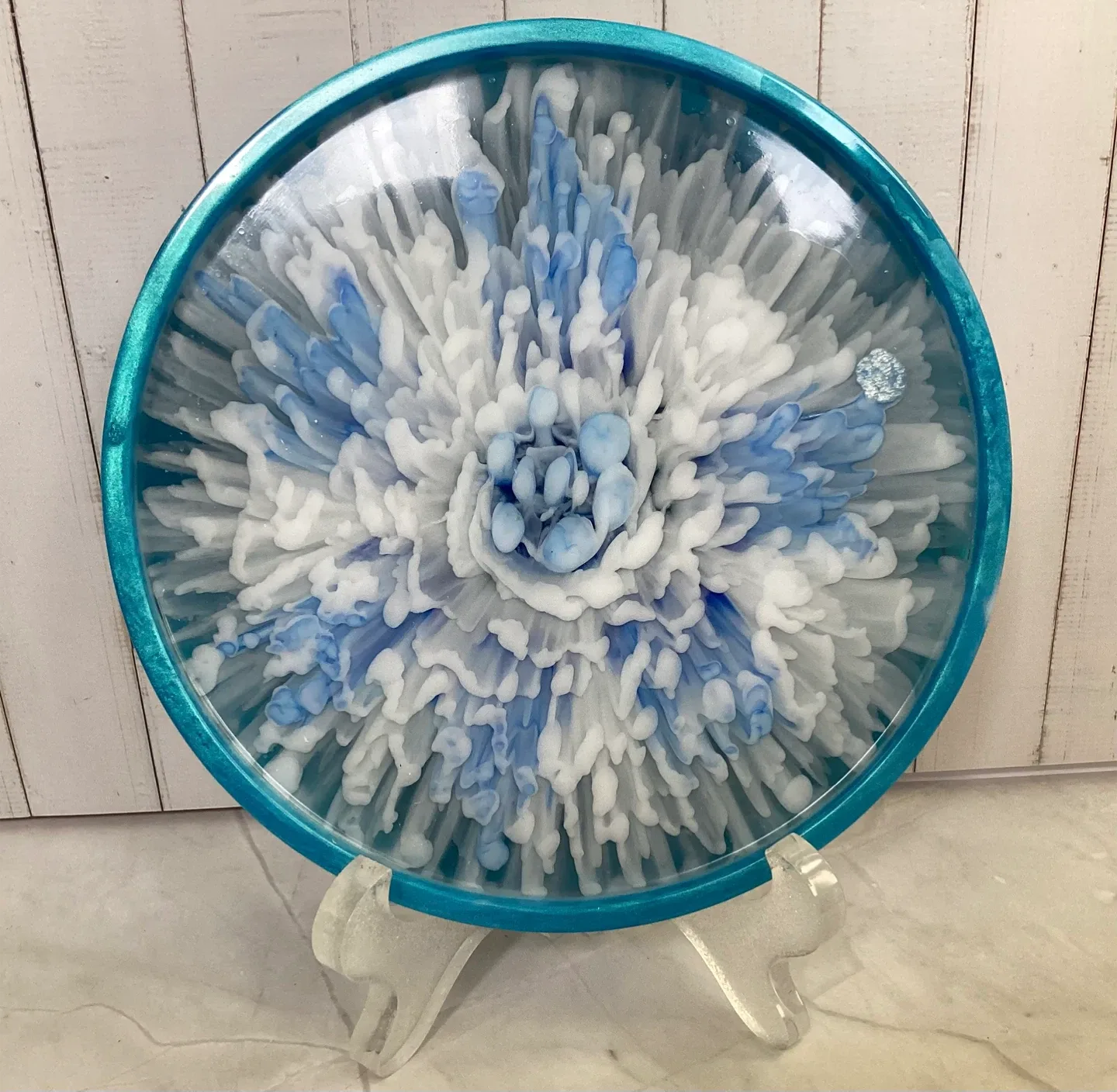 Handmade Resin Art Tray - Blue & White image indicator(5)