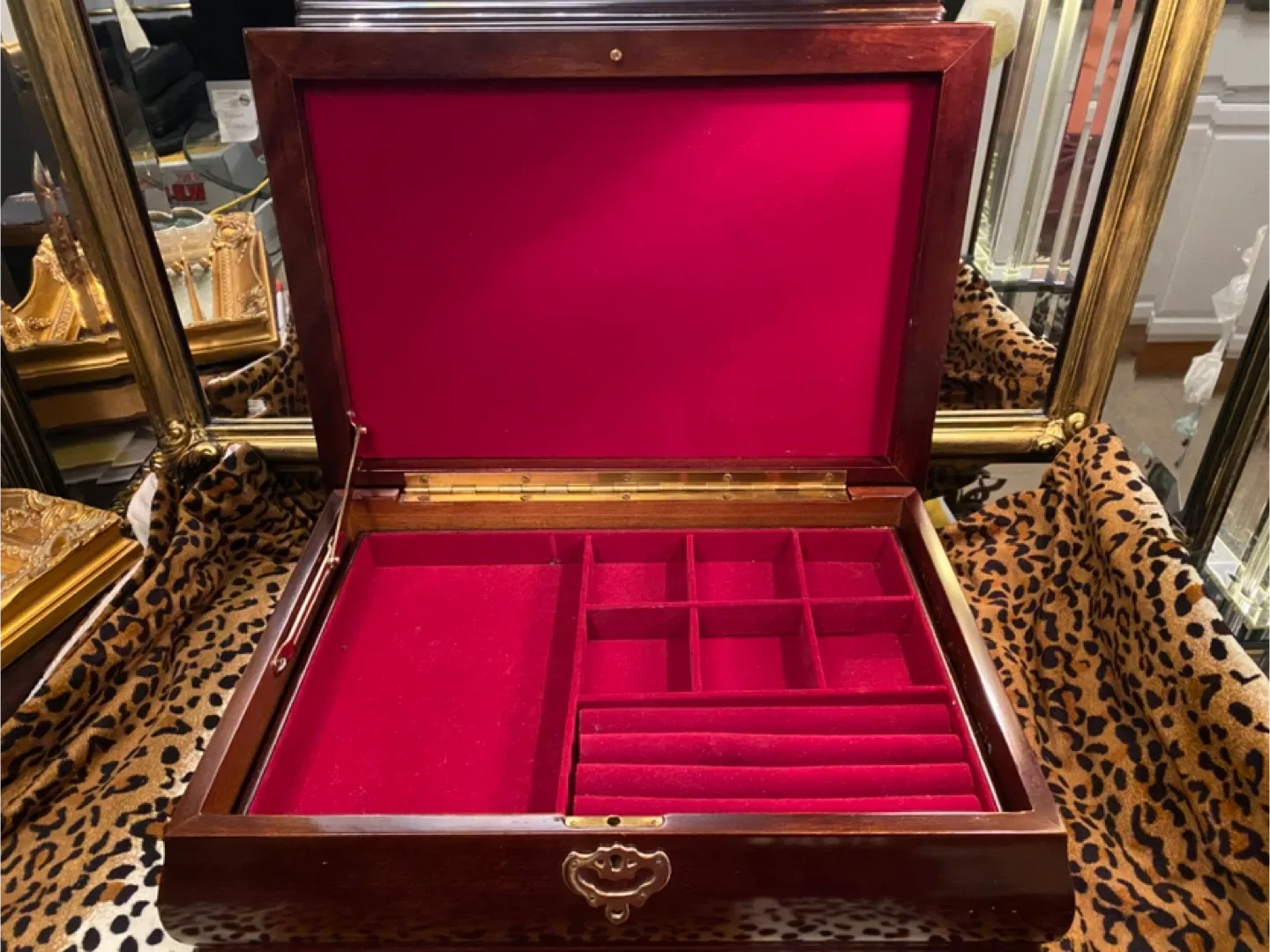 Wooden Jewelry Box image indicator(4)