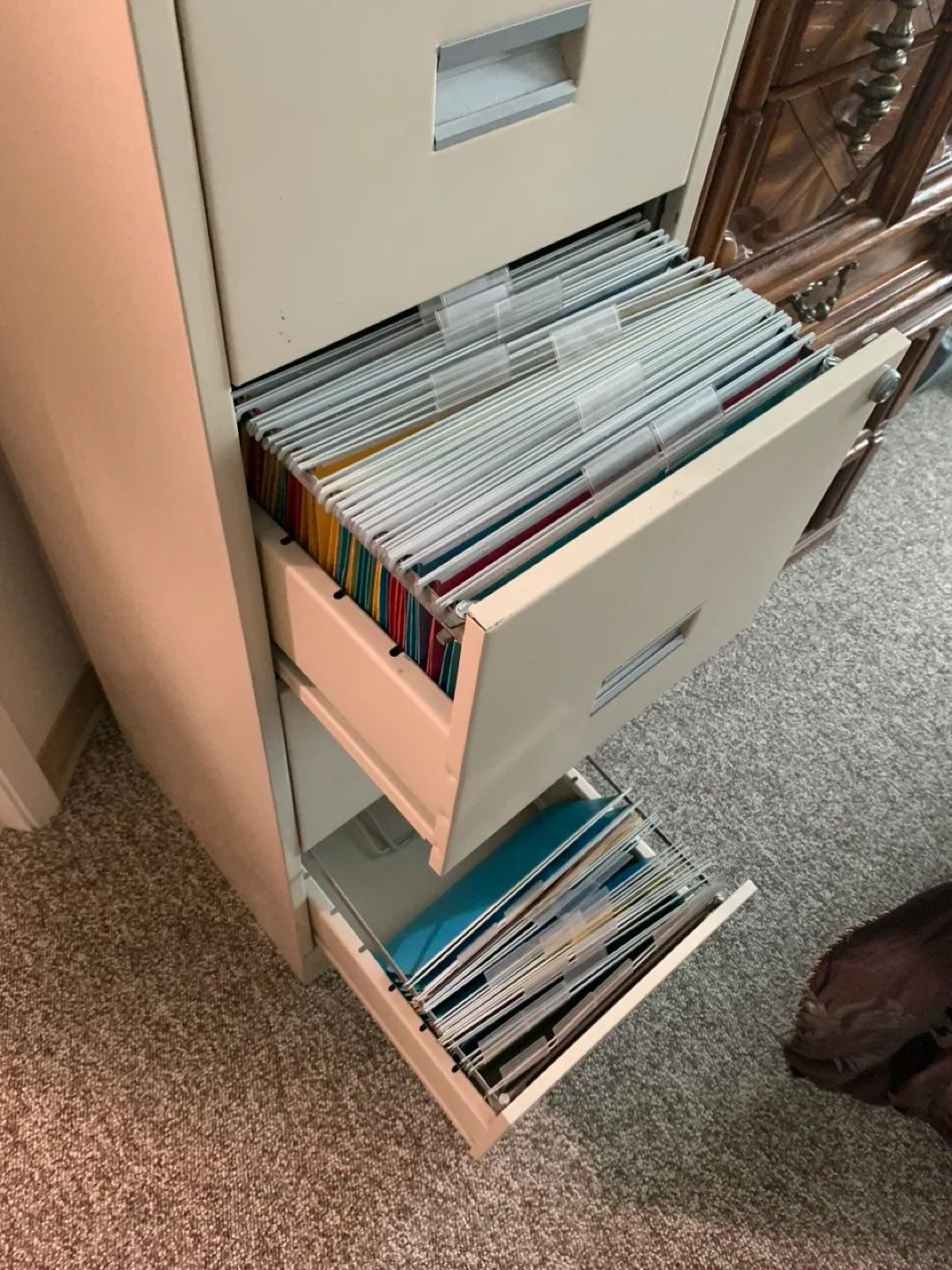 Beige Filing Cabinet - 4 Drawers image indicator(3)