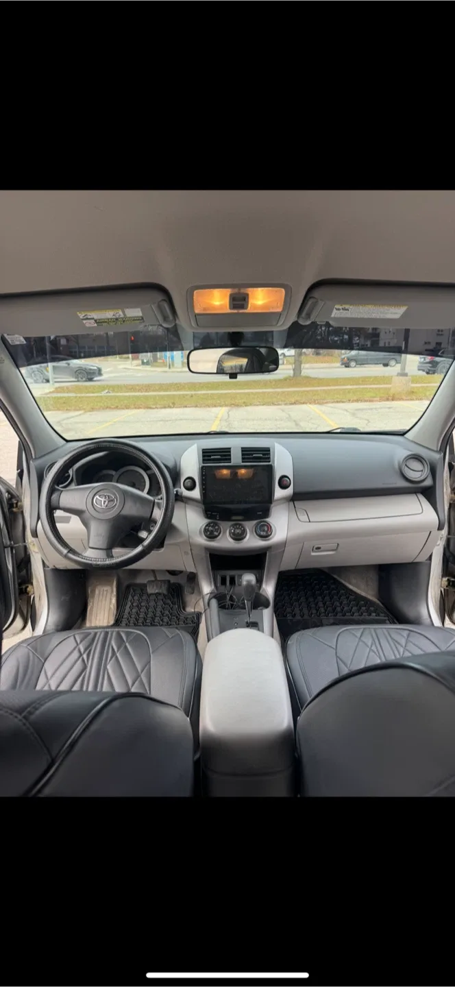 Toyota RAV4 2007- Silver SUV image indicator(2)