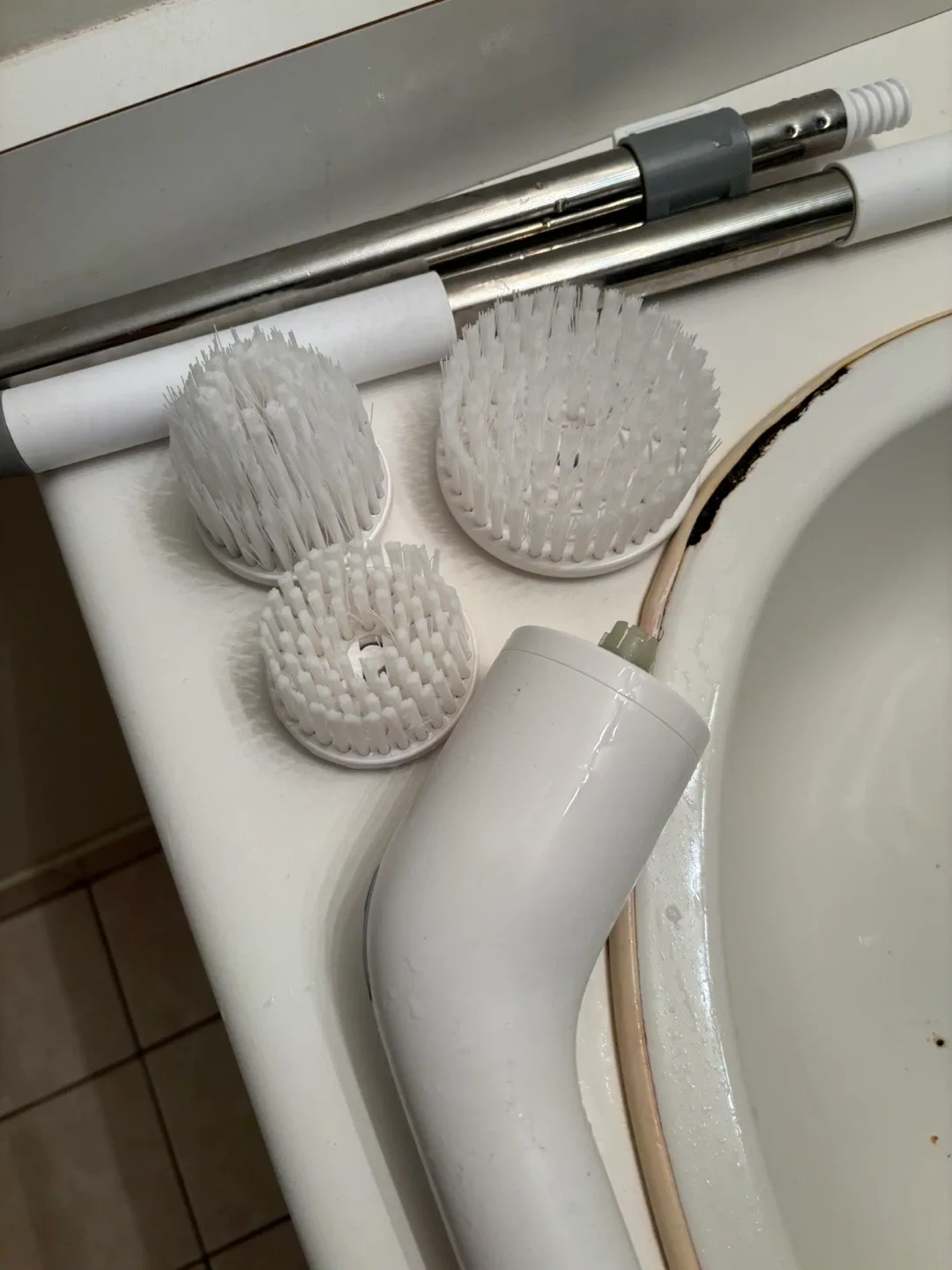 Electric Spin Scrubber with Brush Heads