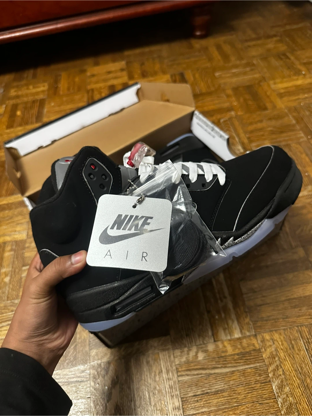 Jordan 5 “Black Metallic” Size 10