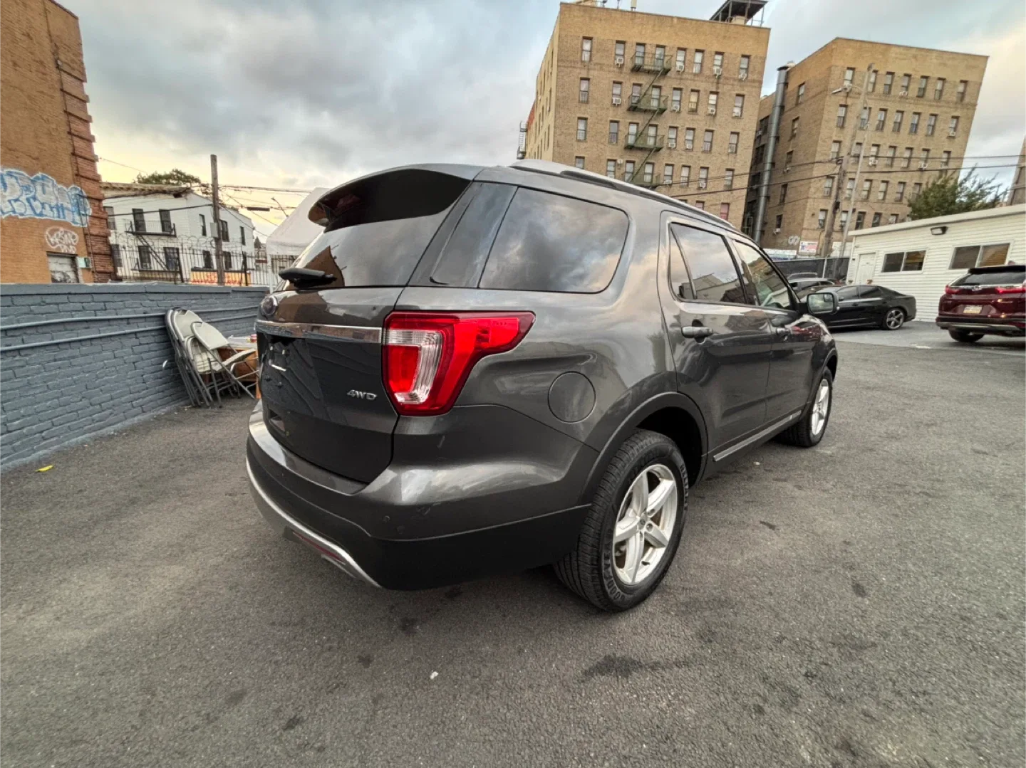 Ford Explorer XLT SUV - 2016 96K miles image indicator(4)