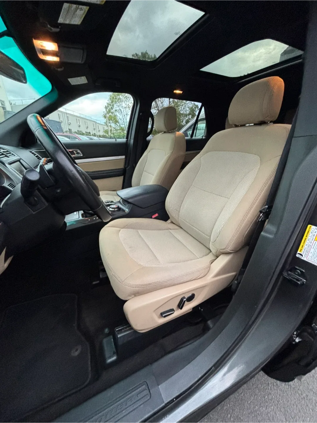 Ford Explorer XLT SUV - 2016 96K miles image indicator(7)