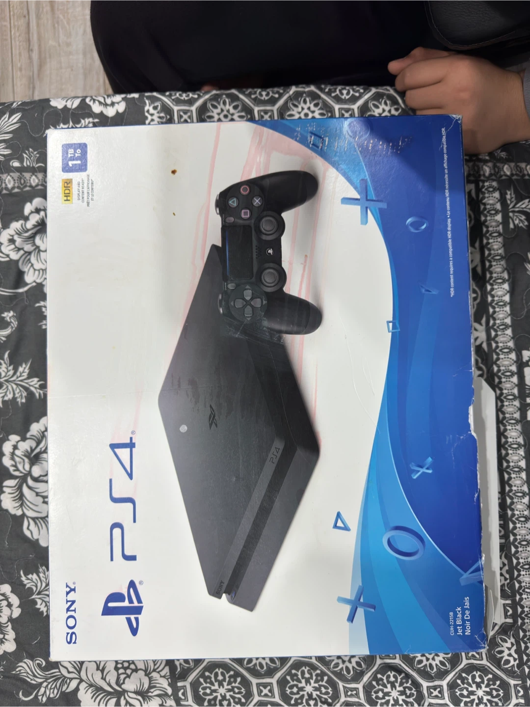 Sony PlayStation 4 (PS4) 1TB Console w/ Accessories - photo 3