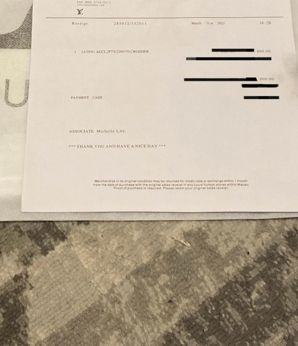 Louis Vuitton (LV) Bundle image indicator(6)