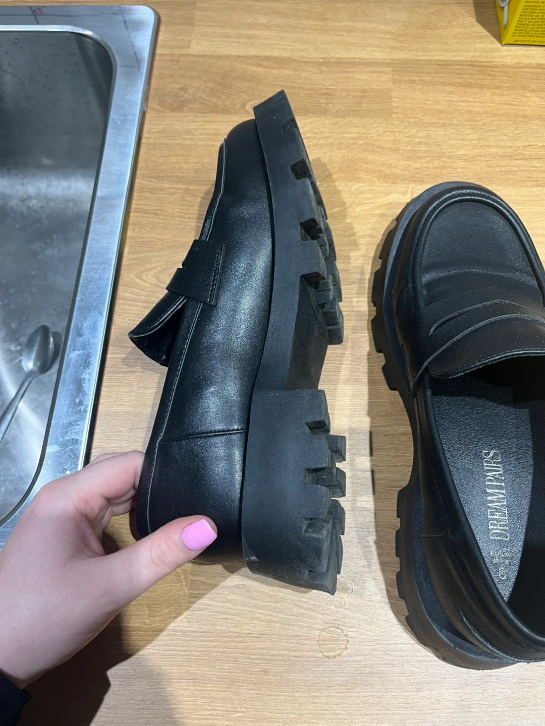 Dream Pairs Black Loafer, Size 8 image indicator(2)