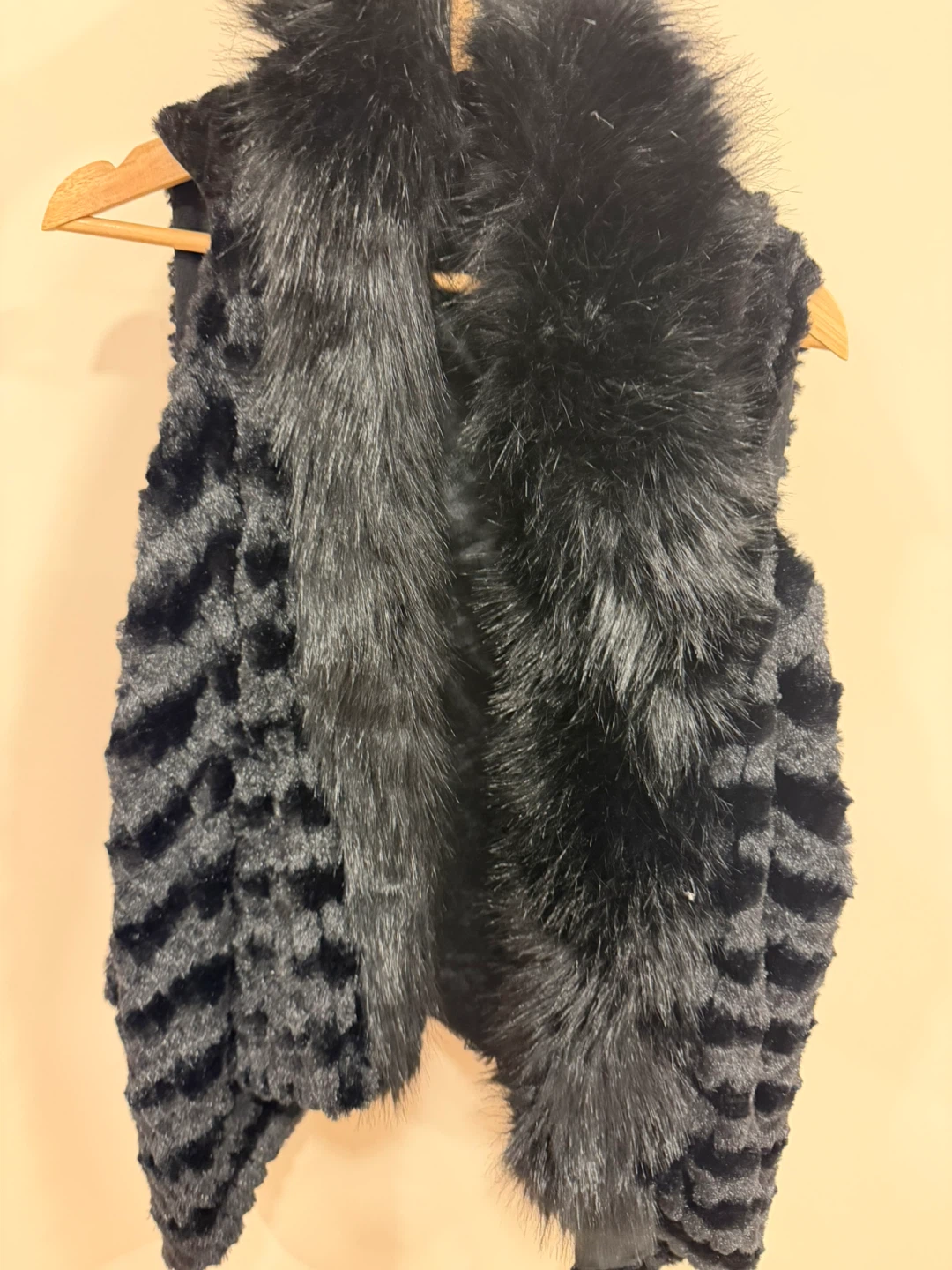 Modenae Black Faux Fur Vest - One Size - photo 3