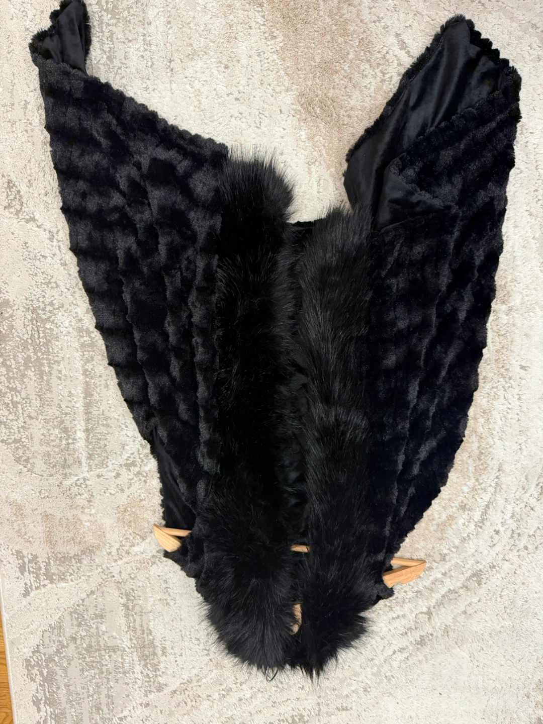 Modenae Black Faux Fur Vest - One Size - photo 4