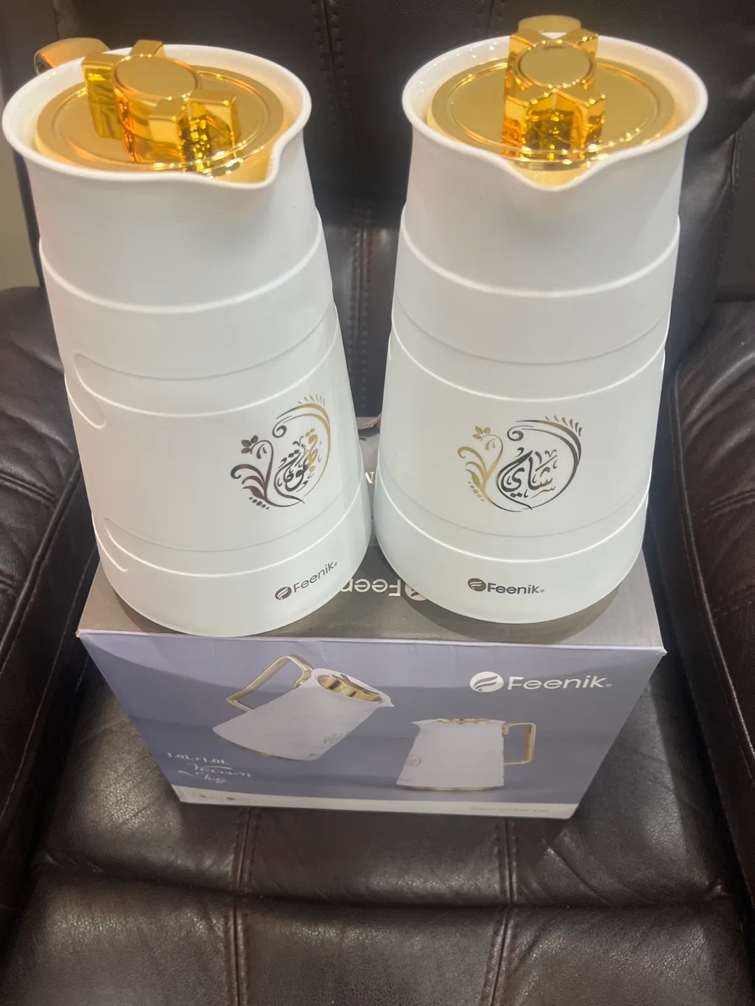Feenik Vacuum Jug Set - White & Gold image indicator(2)
