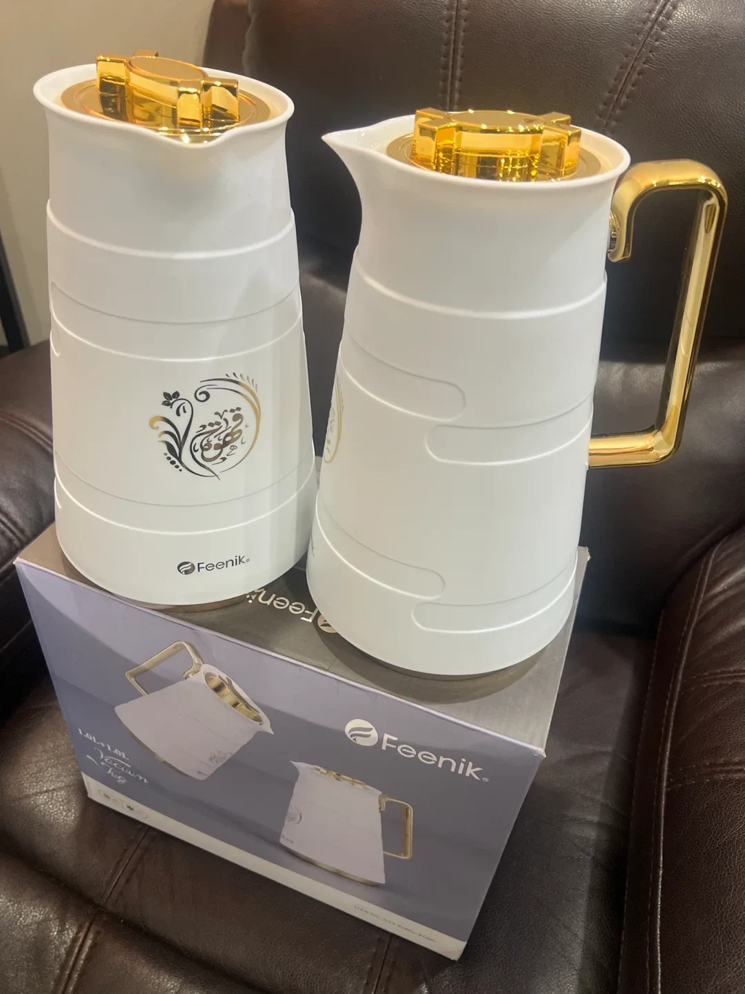 Feenik Vacuum Jug Set - White & Gold image indicator(3)
