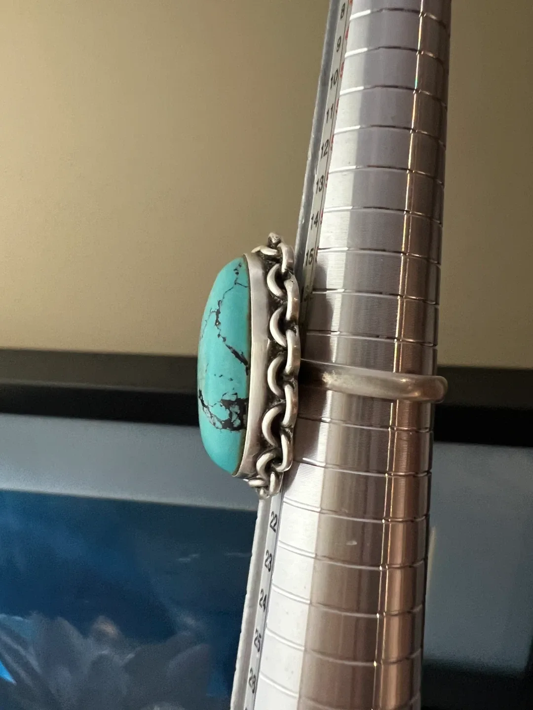 Vintage Sterling Silver Turquoise Ring image indicator(6)