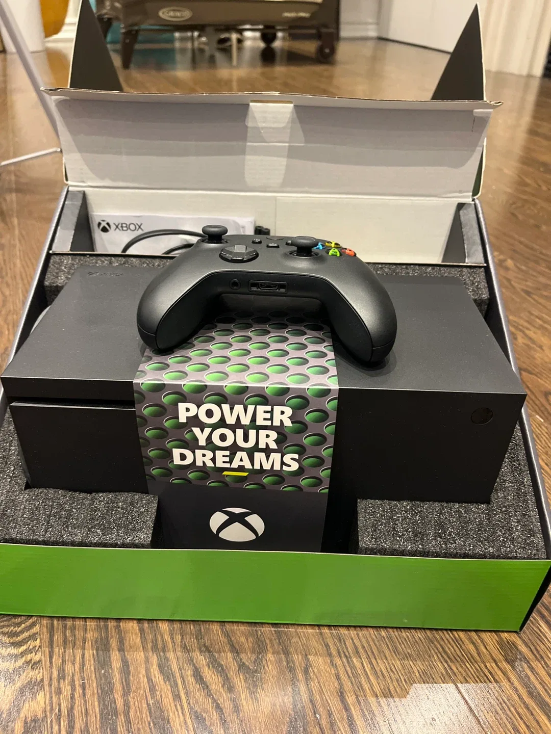 Xbox Series X 1TB SSD - Like New, Box Included! image indicator(2)