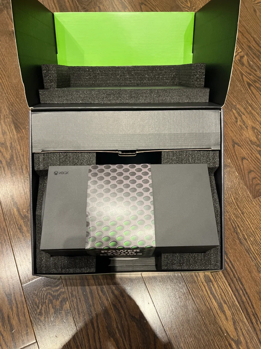 Xbox Series X 1TB SSD - Like New, Box Included! image indicator(4)