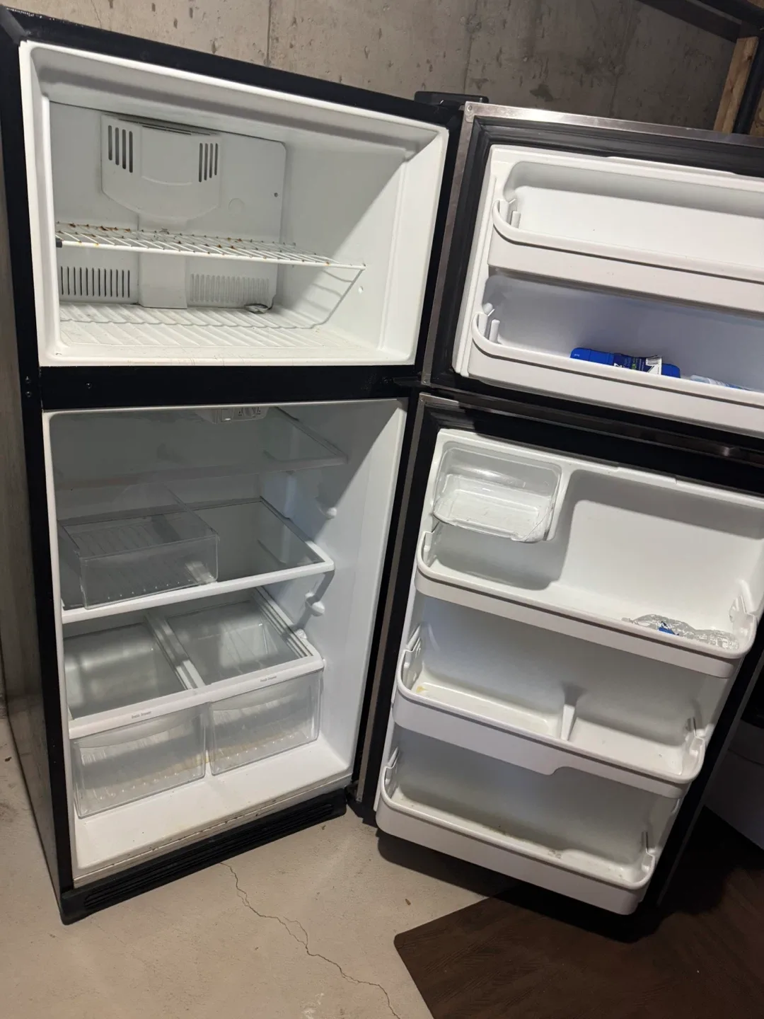 Frigidaire Top Freezer Refrigerator image indicator(3)