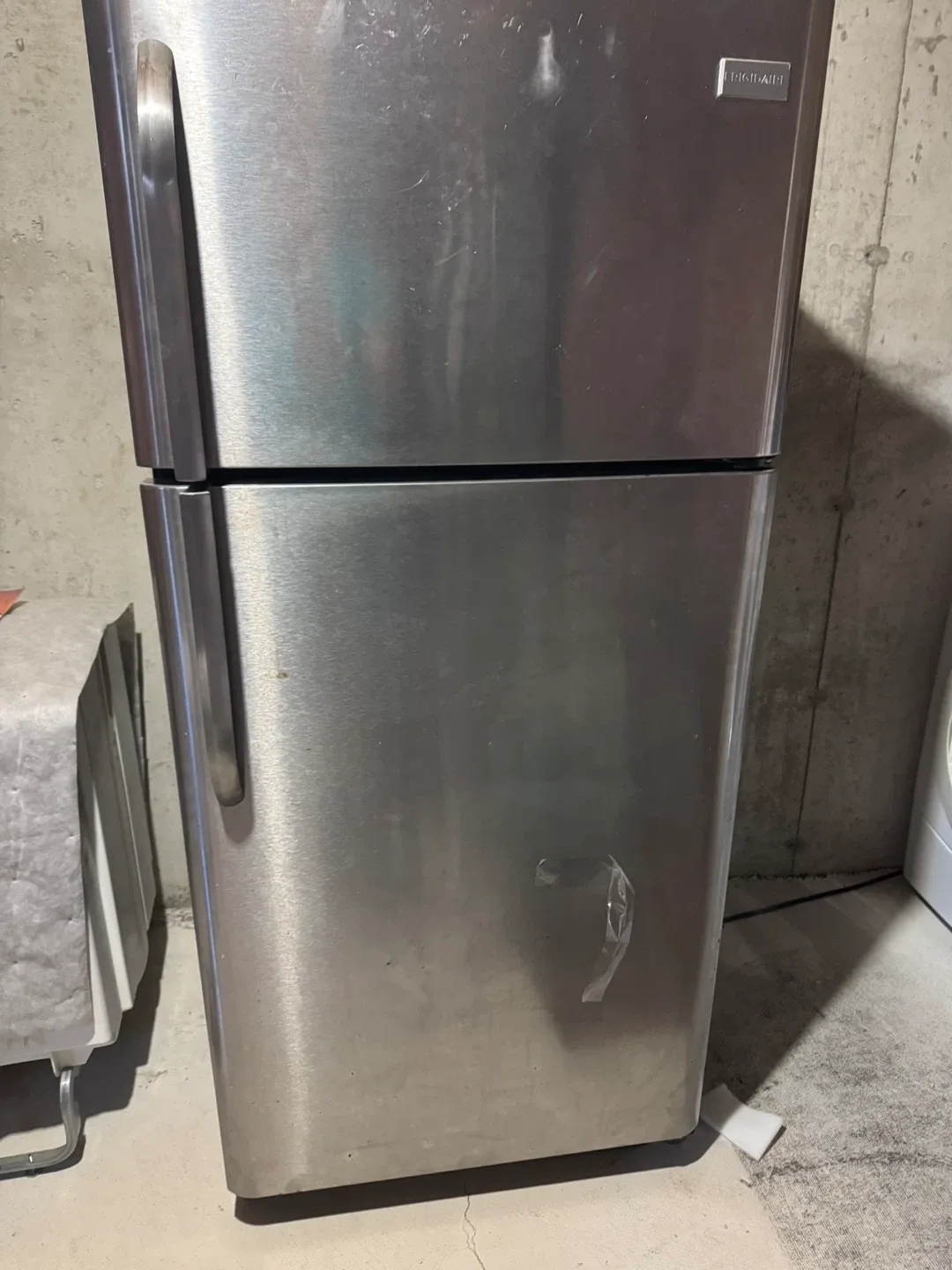 Frigidaire Top Freezer Refrigerator