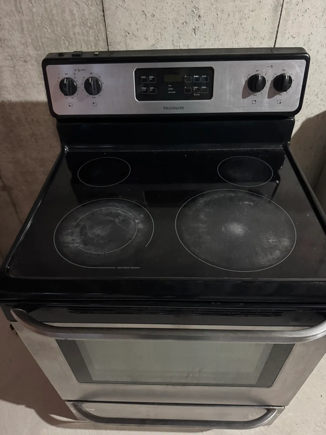 Frigidaire Electric Range image indicator(3)