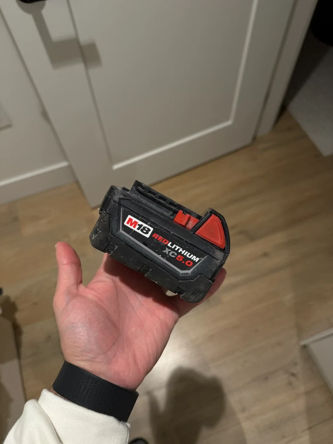 Milwaukee M18 REDLITHIUM XC5.0 Battery image indicator(3)