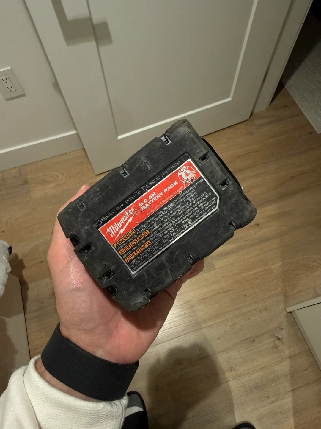 Milwaukee M18 REDLITHIUM XC5.0 Battery image indicator(6)