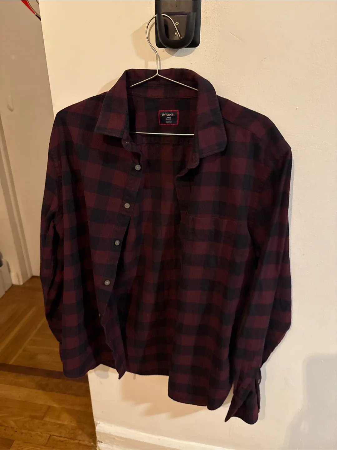 Untuckit Button Down Shirts - Assorted Colors & Styles image indicator(4)