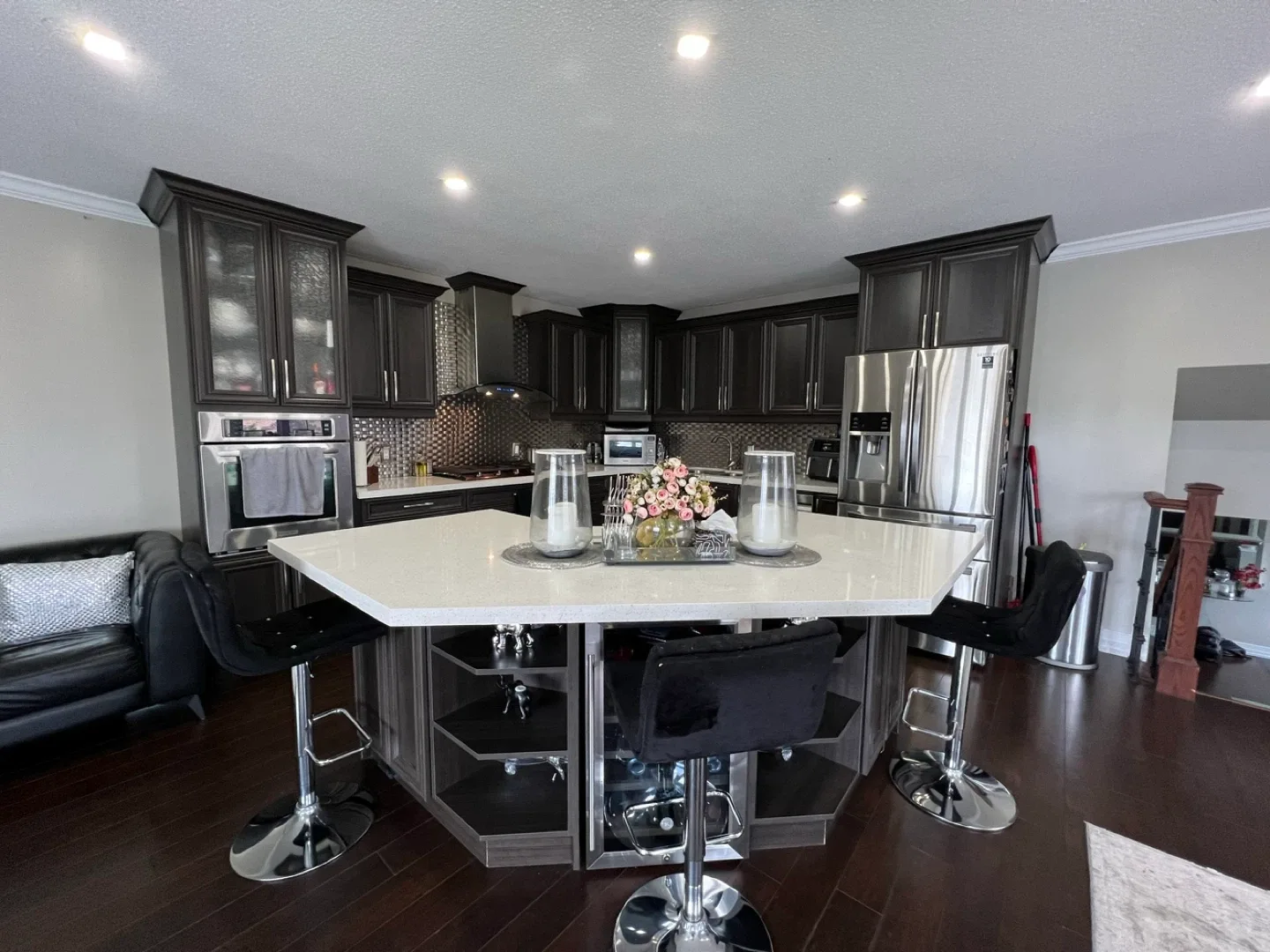 Room for rent image indicator(3)