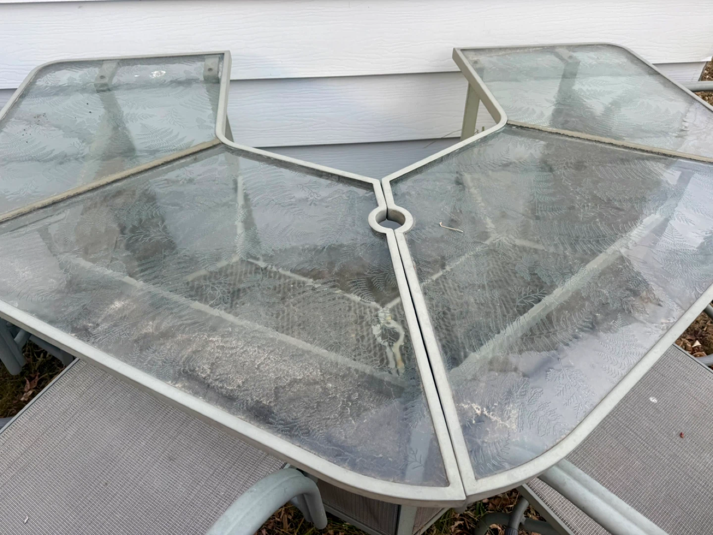 Patio Table with 4 Chairs - photo 2