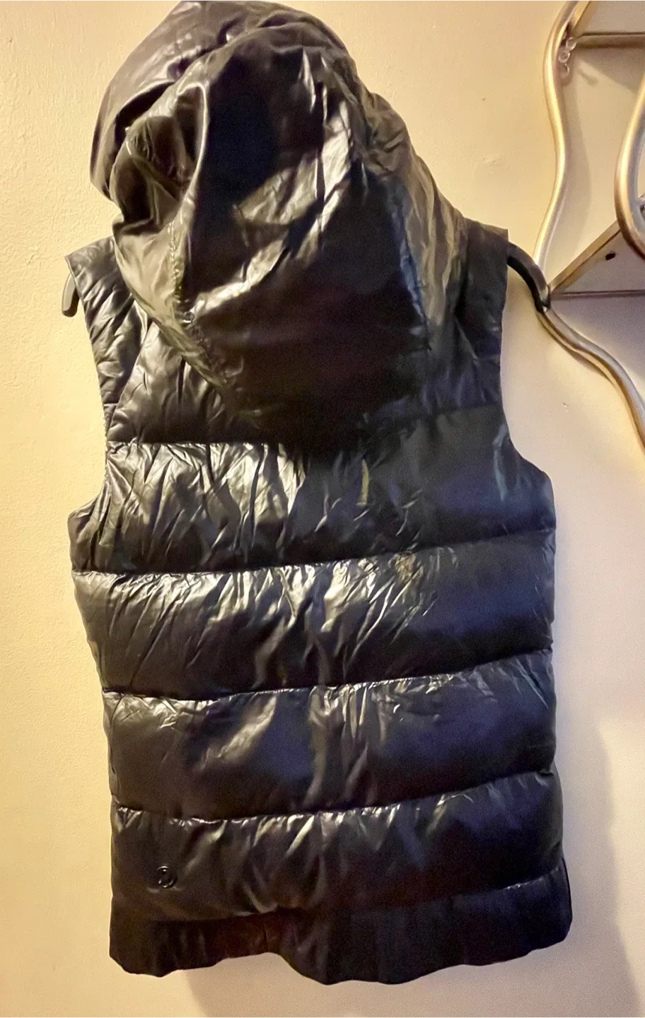 Lululemon Black Puffer Vest image indicator(5)