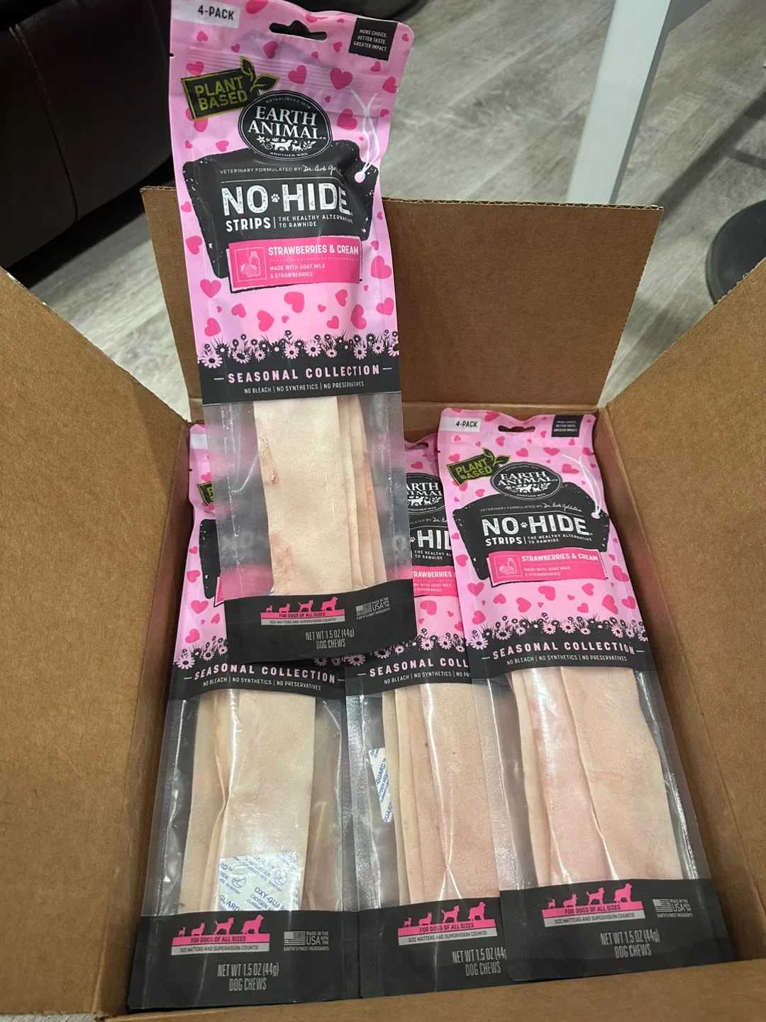 Earth Animal No-Hide Strips Strawberries & Cream Dog Chews