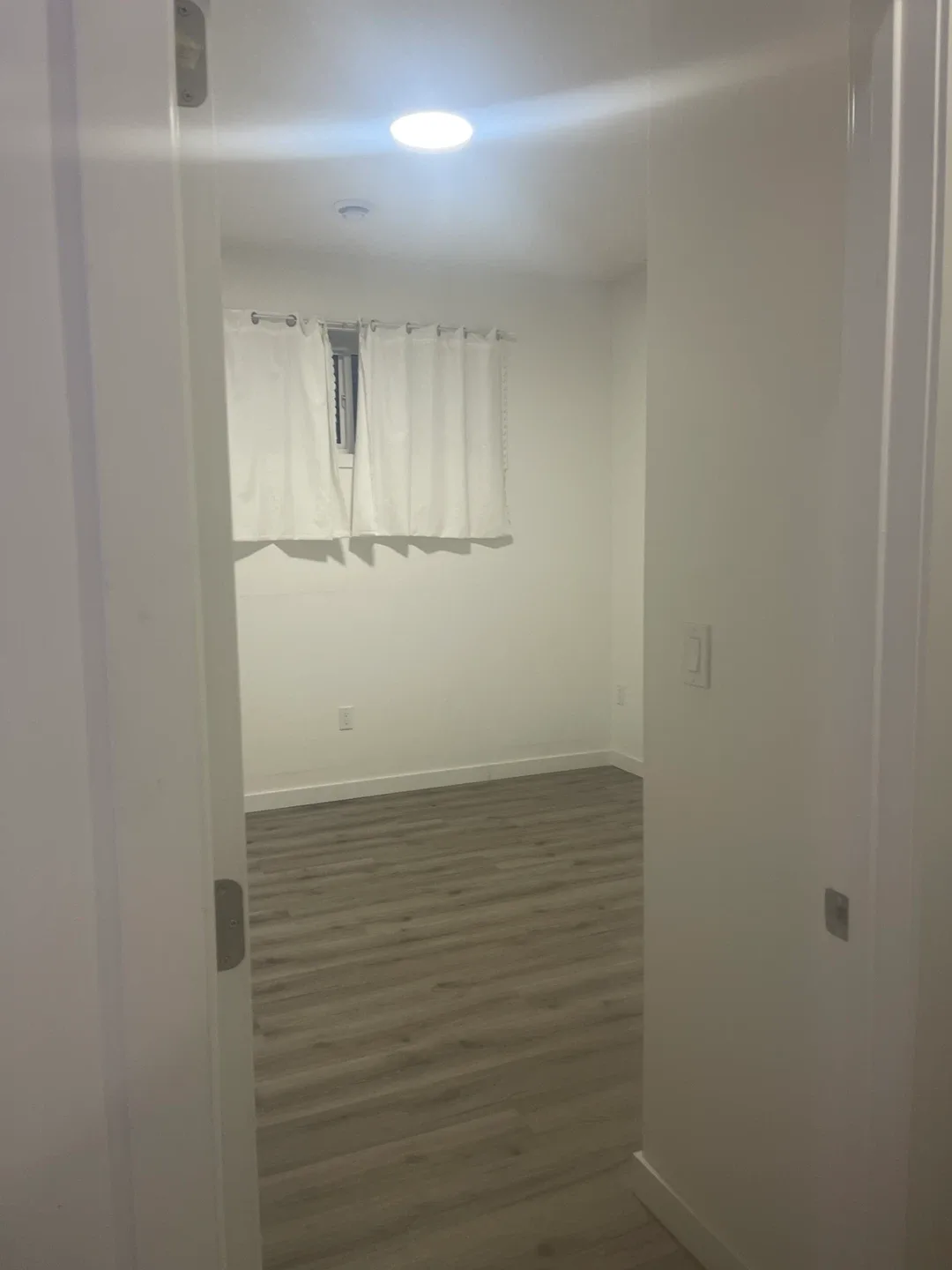 Basement for rent image indicator(2)