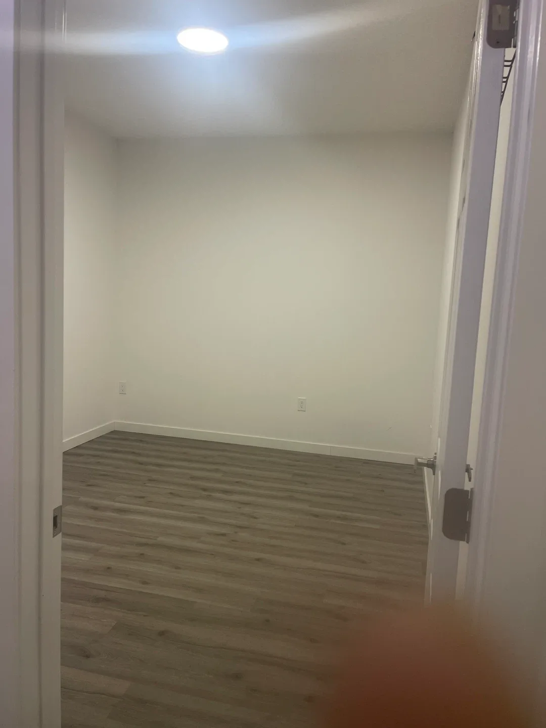 Basement for rent image indicator(3)