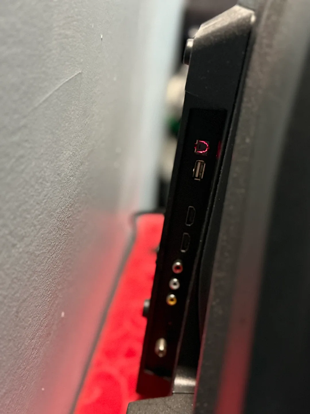 Hisense 32" A4 Series Smart TV - Like New! image indicator(3)