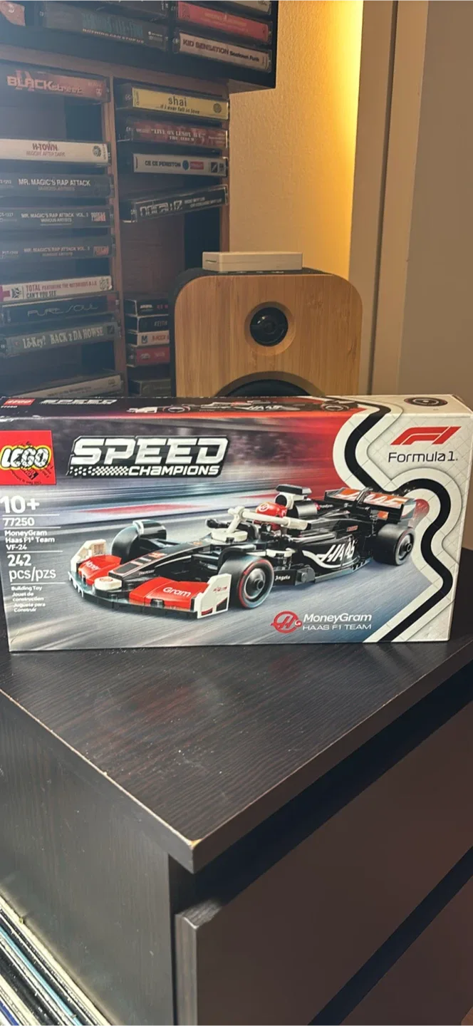 LEGO Speed Champions Formula 1 Haas F1 Team VF-24