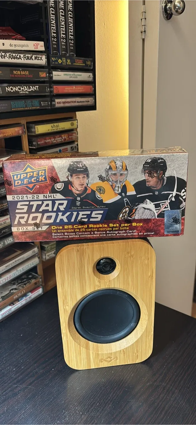 Upper Deck 2021-22 NHL Star Rookies Box Set