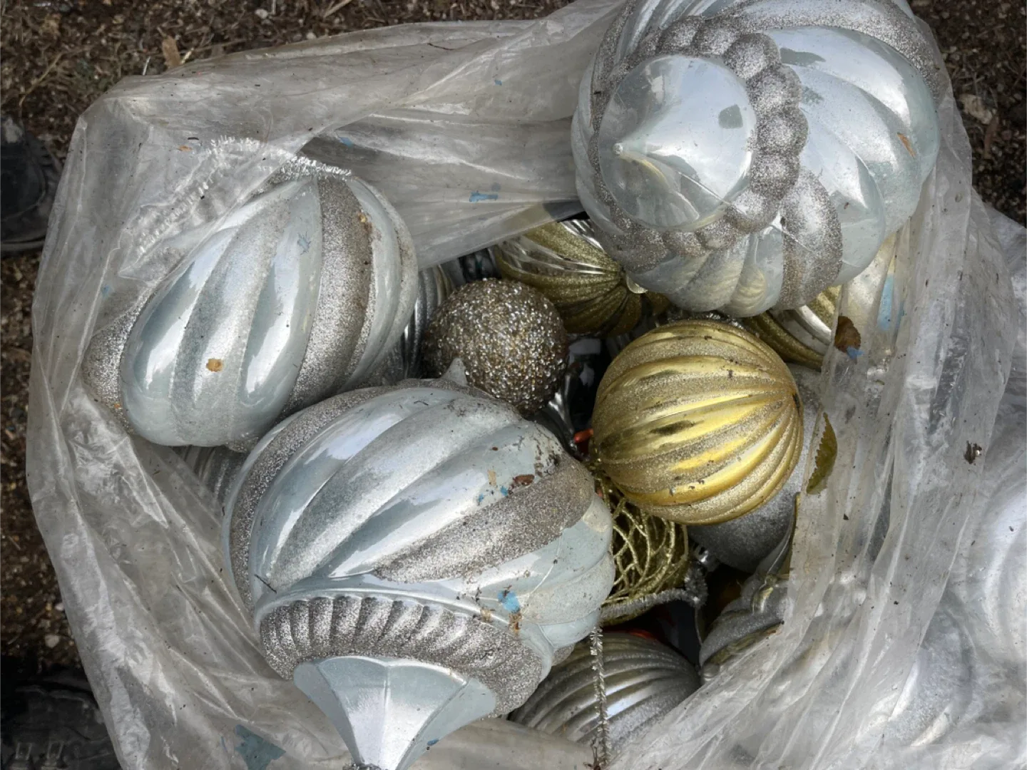 Christmas Ornaments - Silver & Gold image indicator(2)