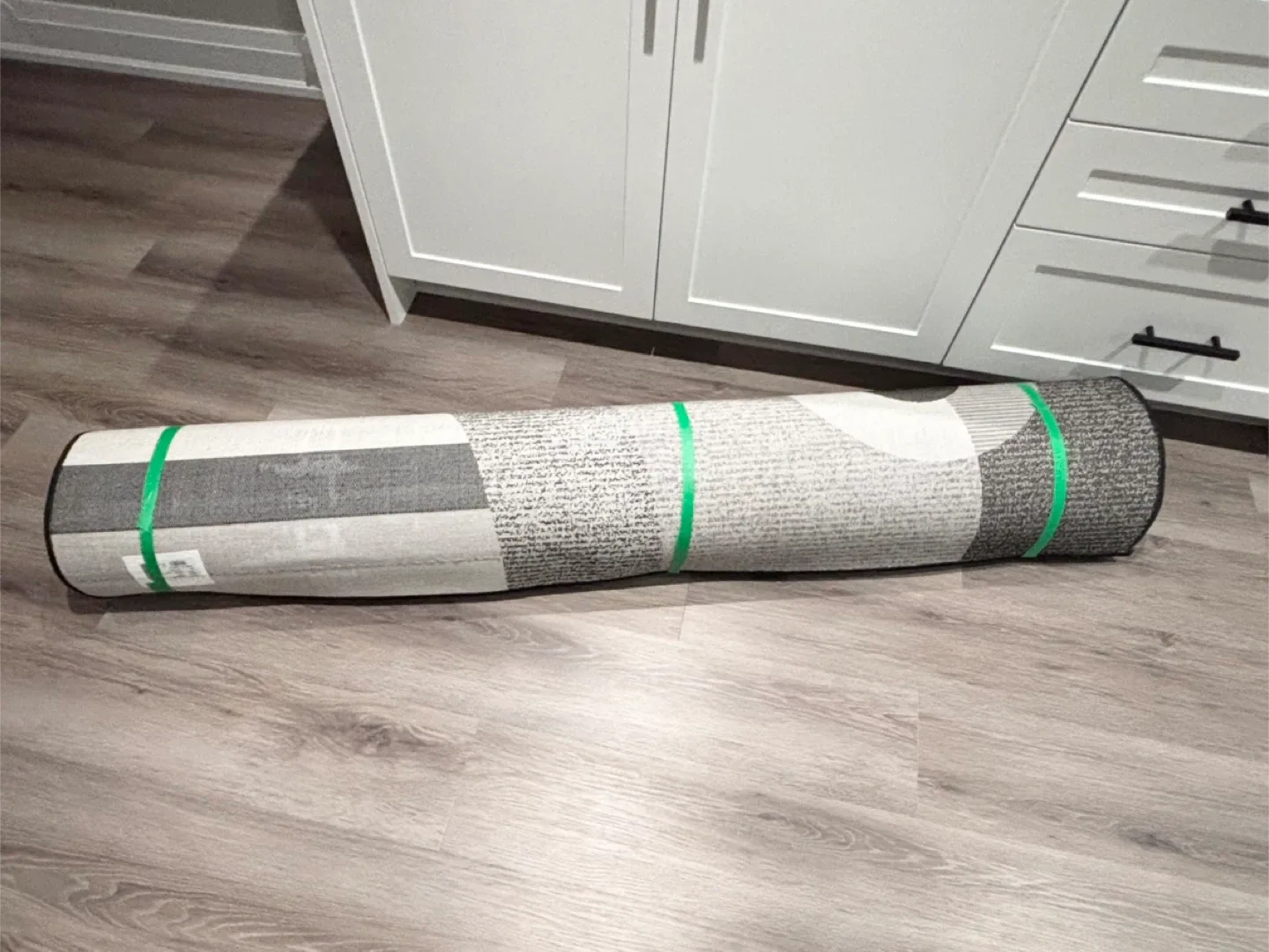 New! Area Rug Grey & Black size 5.25’ by 7.5’ image indicator(3)