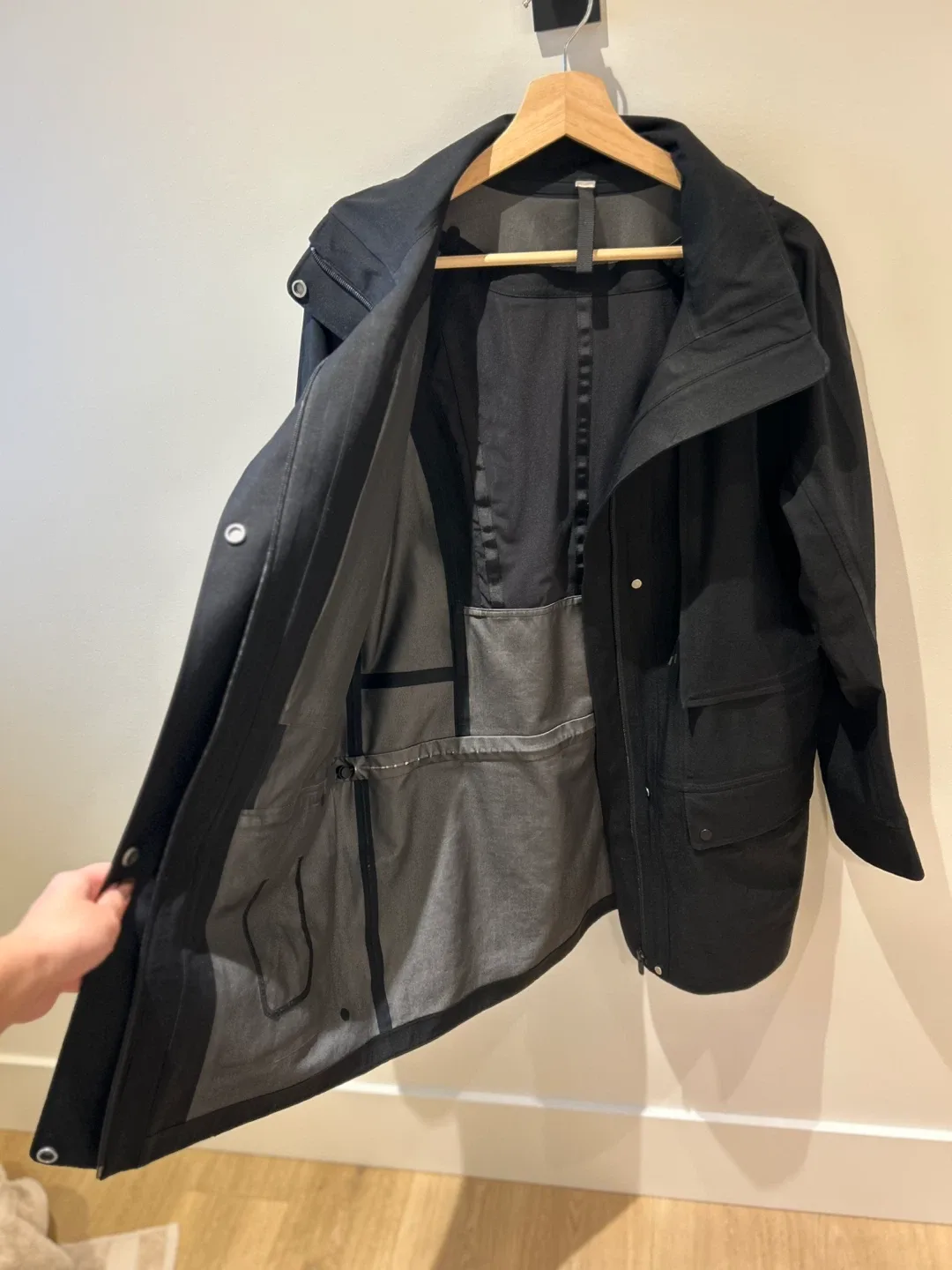 lululemon stretchseal waterproof raincoat image indicator(6)