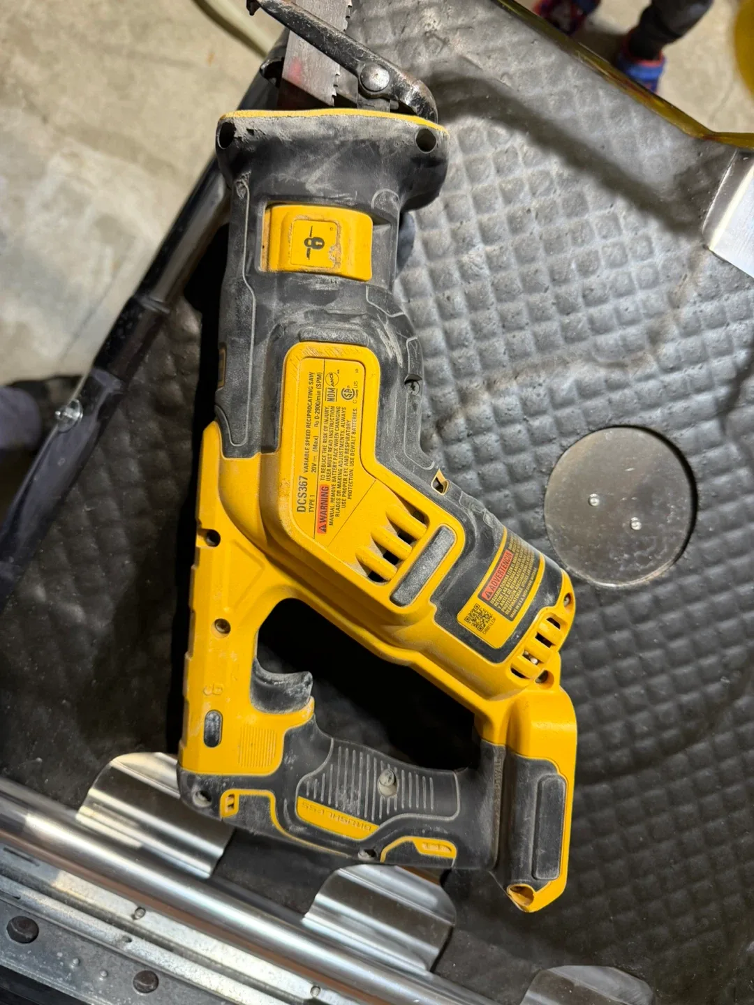 DeWalt 20V MAX Reciprocating Saw image indicator(2)