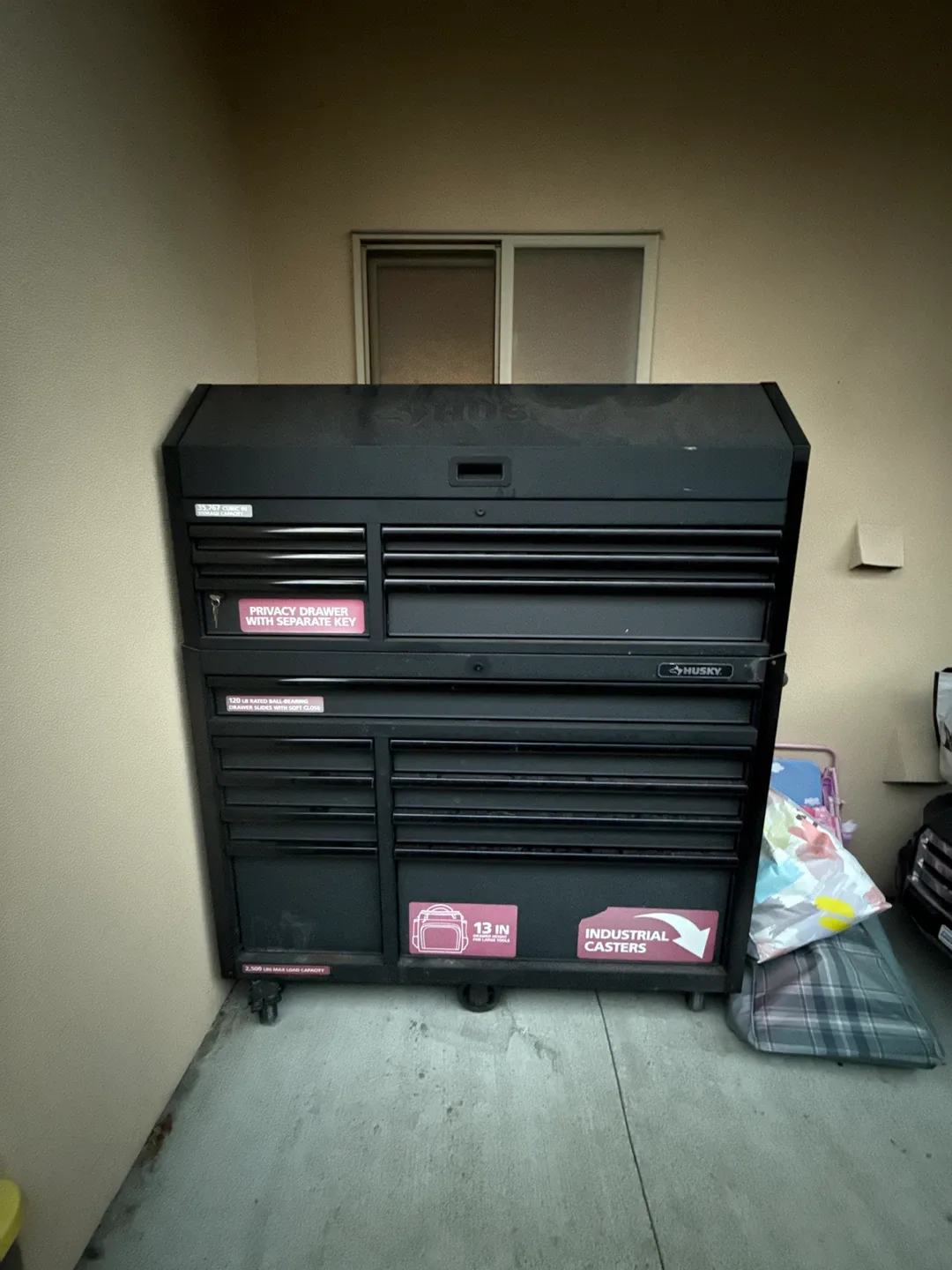 Husky Tool Chest - Black image indicator(2)