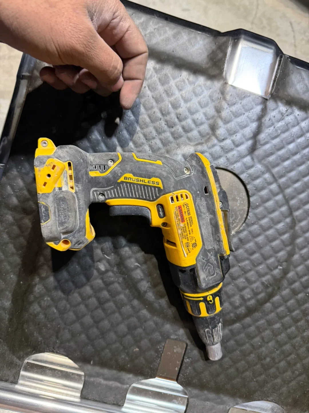 DeWalt Brushless Cordless Screwdriver image indicator(2)