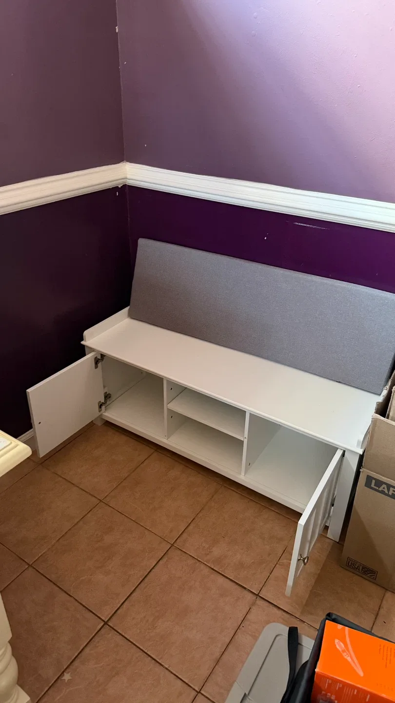 White Storage Bench with Cushion image indicator(2)