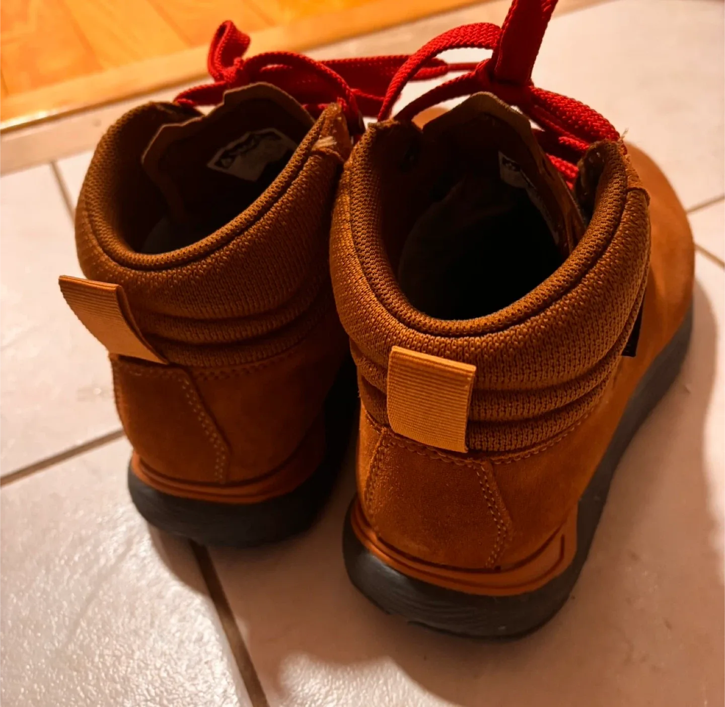 Vasque Hiking Boots - boys Size 7 image indicator(2)